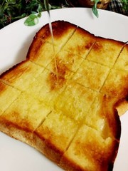 食パンで★バターハニートーストの写真