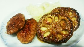 鶏挽肉の蓮根挟み焼きと和風チキンバーグ