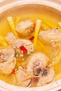 鶏と細竹の子のピリ辛スープ鍋