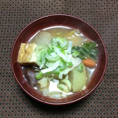 大根と厚揚げの辛味噌スープの写真