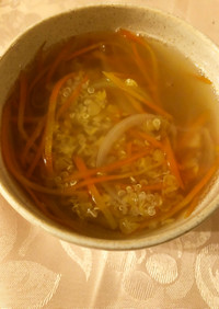 人参とキヌアの塩スープ