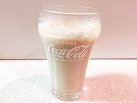 コーラカウ コーラとミルクホット&アイス