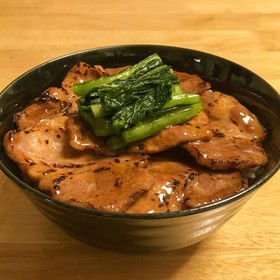 炙り豚丼