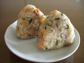 鮭としそのおにぎり♪