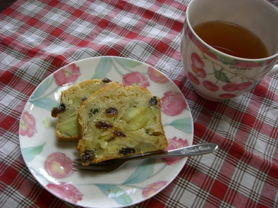 りんご＆さつま芋のパウンドケーキの写真