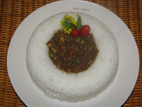 カレーペーストで作る【ドライカレー】