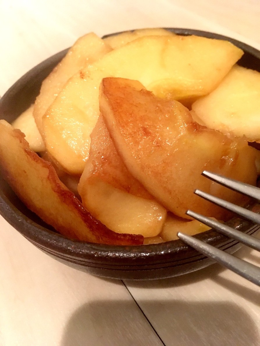 シナモン焼きリンゴの画像