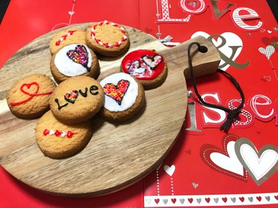 バレンタイン♡市販クッキーにチョコアートの写真