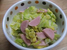 魚肉ソーセージとキャベツの卵炒め