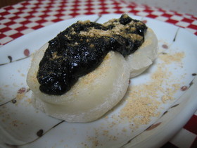 お餅の黒胡麻あん