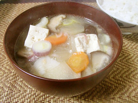 ほんのり甘い ヤーコンのけんちん汁