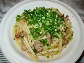 じゃがいもと豚肉の炒め物