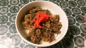 お好みの食べ方で◎定番の牛丼。