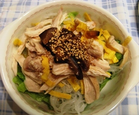 春雨と鶏肉のモリモリサラダ