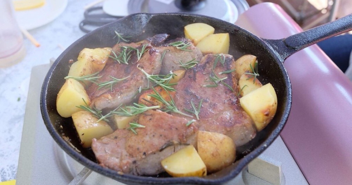 スキレットでやわらかポークステーキ レシピ 作り方 By Muchan611 クックパッド 簡単おいしいみんなのレシピが359万品
