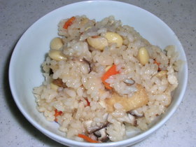 大豆の炊き込みご飯