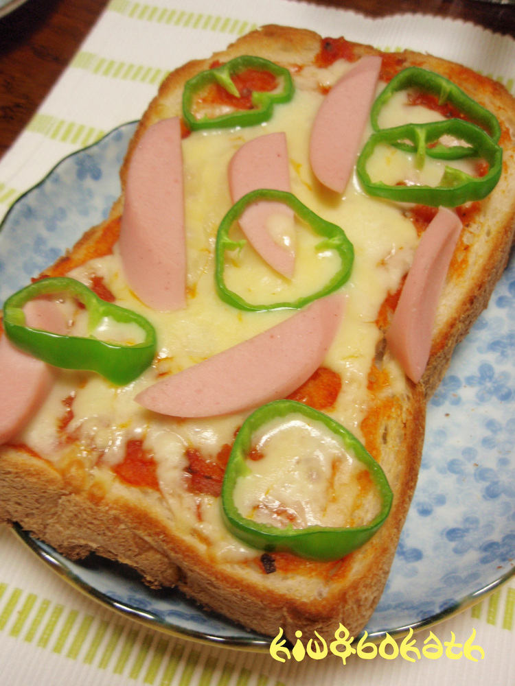 おさかなのソーセージでピザトースト☆の画像