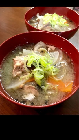 さばの水煮缶入り味噌汁