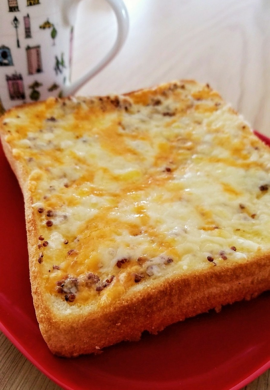 マスタードとチーズで！お手軽トースト☆の画像