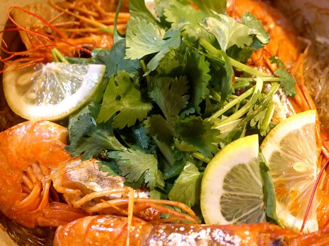 有頭エビと春雨の香草たっぷりタイ風鍋 レシピ 作り方 By 匡masa クックパッド 簡単おいしいみんなのレシピが360万品