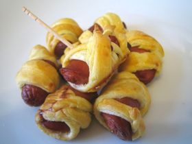 簡単おつまみ☆一口ソーセージのパイ巻き
