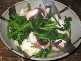 イカげそとほうれん草炒め