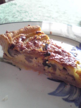 チーズと生クリームで美味しいキッシュ
