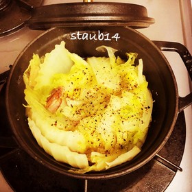 ストウブ14で白菜とベーコンの蒸し鍋