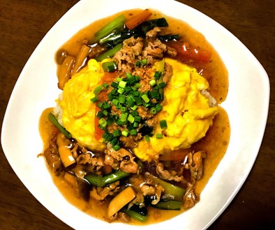 小松菜と豚肉の和風あんかけオムライスの写真