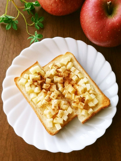 りんごのメープルシナモントーストの写真