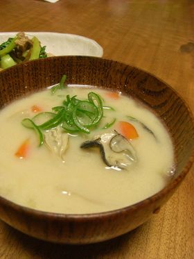 あったか~■牡蛎の豆乳味噌汁■