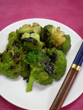 簡単カリフラワーの岩海苔バター炒め