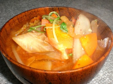 根菜たっぷりキムチ味噌汁の写真