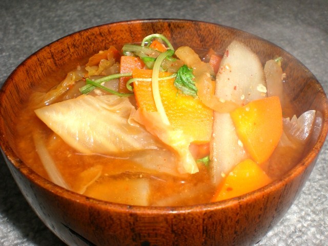根菜たっぷりキムチ味噌汁の画像