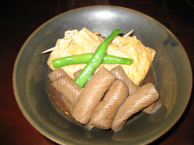 餅巾着とこんにゃくの煮物