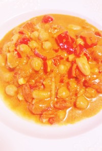 豆とトマト缶のタイイエローカレースープ