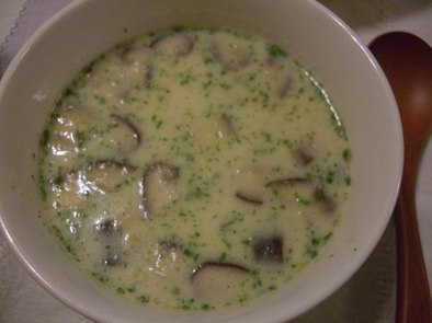 さつまいもと椎茸のミルクスープの写真
