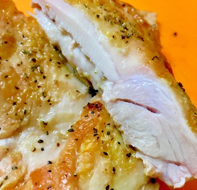 鶏肉のジューシーモモ焼き。の写真