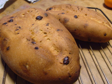 チョコとマーマレードのパンの写真