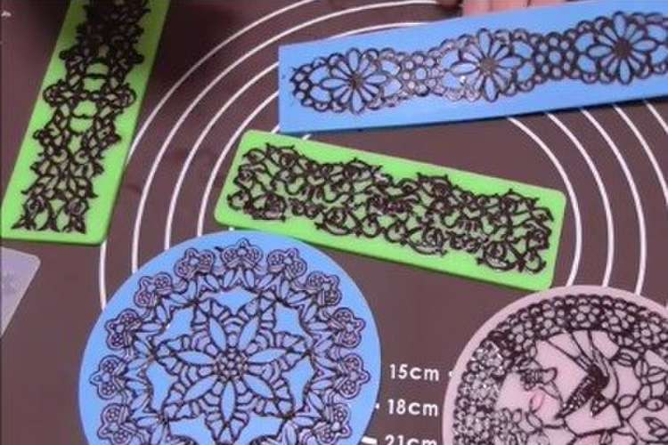 プラチョコで作る チョコレースの作り方 レシピ 作り方 By カラフルお菓子デコ クックパッド 簡単おいしいみんなのレシピが363万品