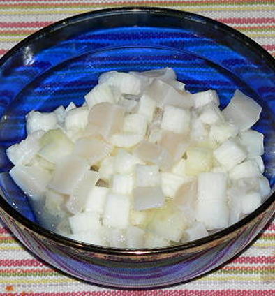 白い角切り、帆立貝柱と長芋の甘酢和えの写真