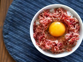すぐ出来て美味しい♡コーンビーフ丼