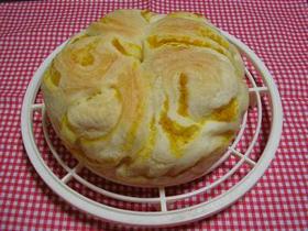 中力粉でかぼちゃのマーブルパン