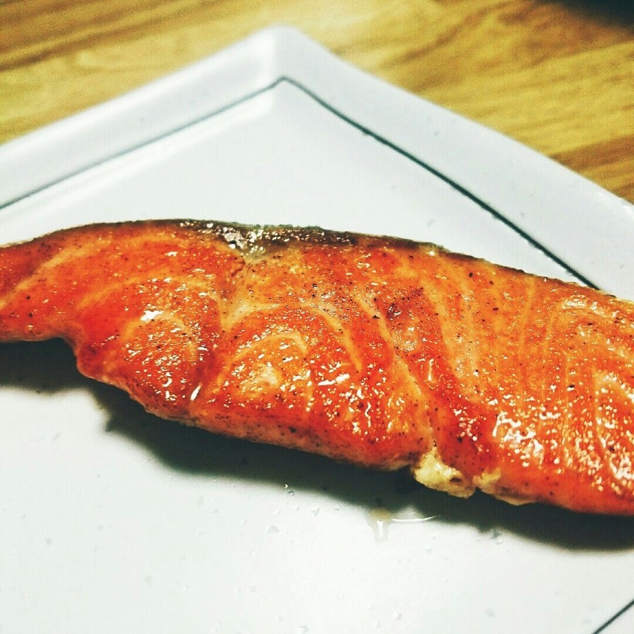 卵焼き器で鮭の塩焼き～お弁当の簡単おかずの画像