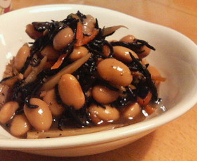 ほんのり味噌風味のひじきの煮物