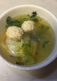 白菜と鶏ミンチの春雨スープ