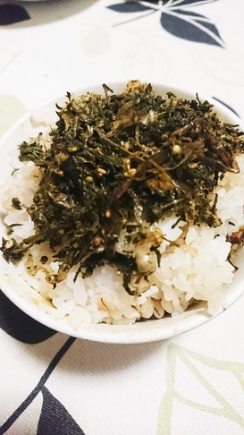 お茶でがらしを使ってふりかけ