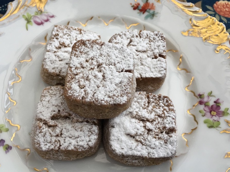 サクサクホロホロ大麦粉のクッキーの画像