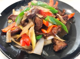 牛タン切り落としでチンジャオロース