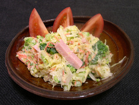 魚肉ソーセージ in 定番野菜サラダ